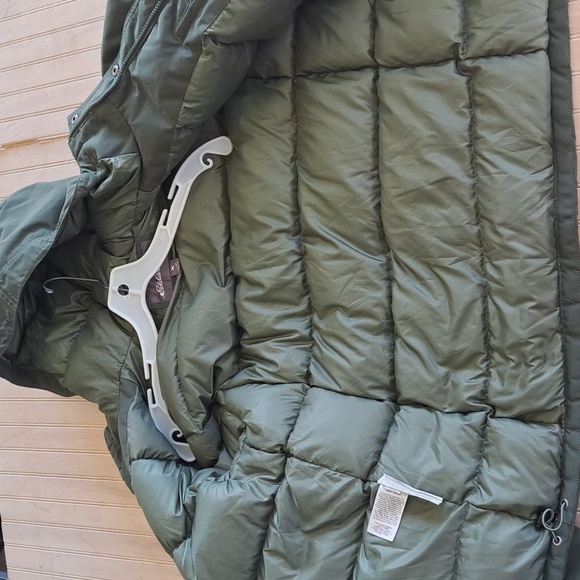 Eddie Bauer Weather Redge Down Winter Coat. - Picture 13 of 14